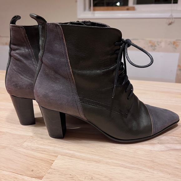 FIDGI Portugal Women's Lace-Up Boots - Picture 3 of 8